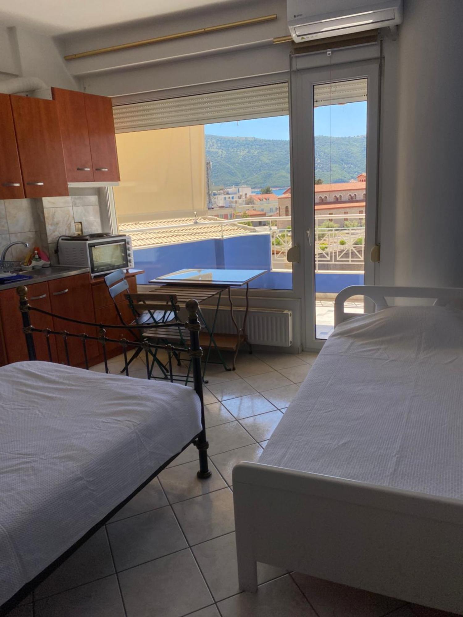Maria'S Roomstudios Apartments Flats To Let Seaside Heart City Chantzara Spyropoulos 伊古迈尼察 外观 照片