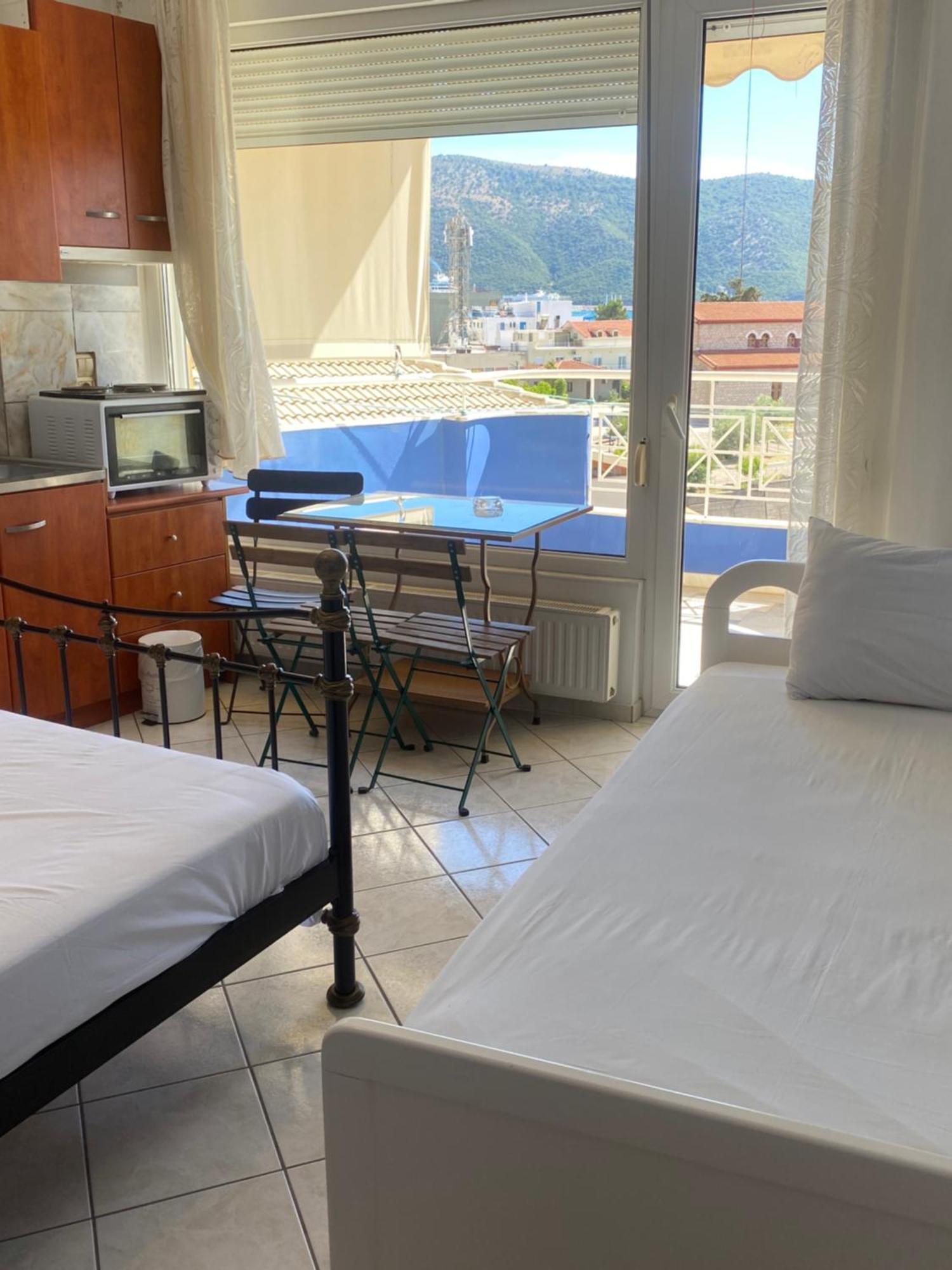 Maria'S Roomstudios Apartments Flats To Let Seaside Heart City Chantzara Spyropoulos 伊古迈尼察 外观 照片